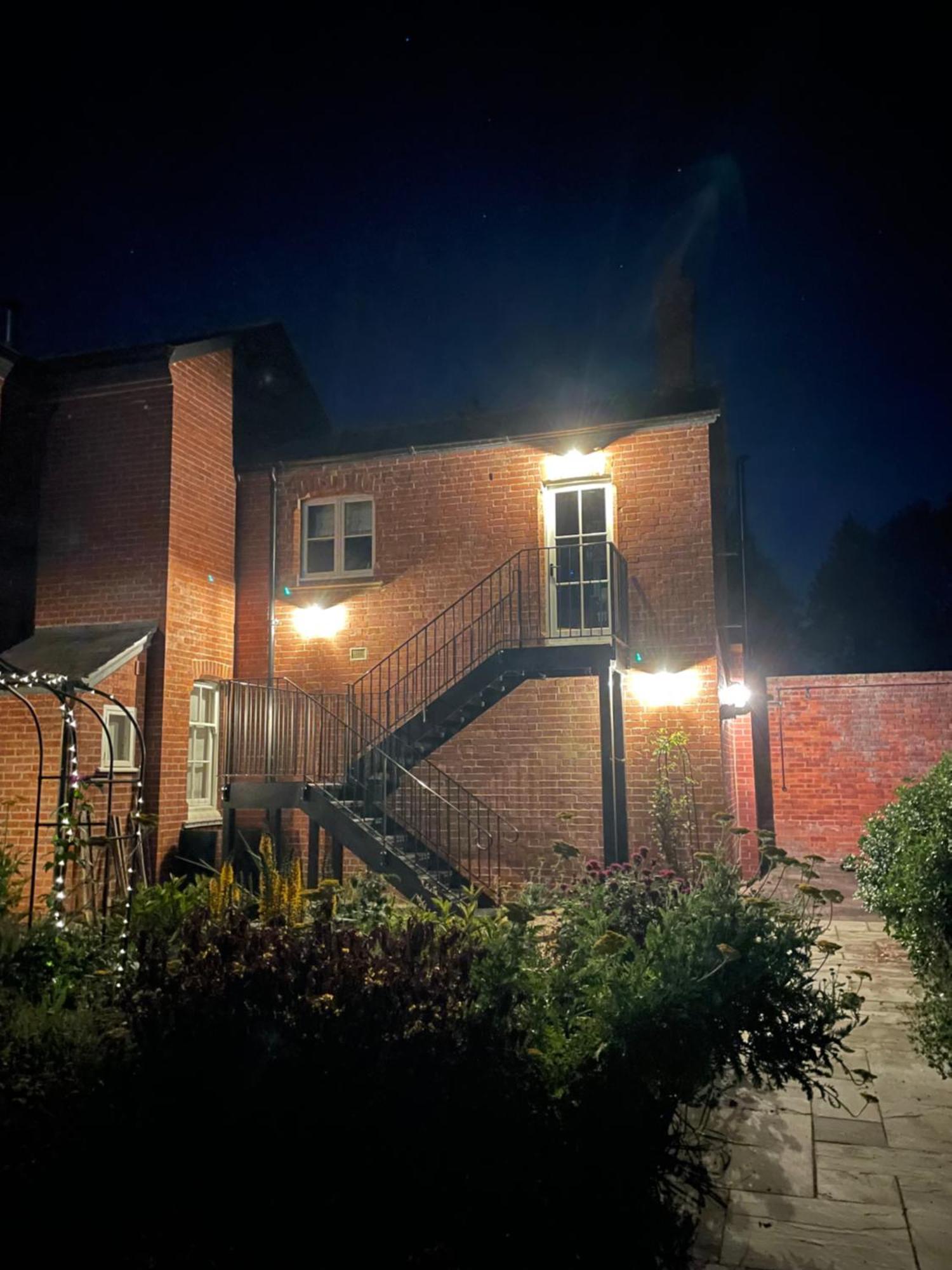 Cockloft Romantic Countryside Hideaway Bishops Cannings Экстерьер фото